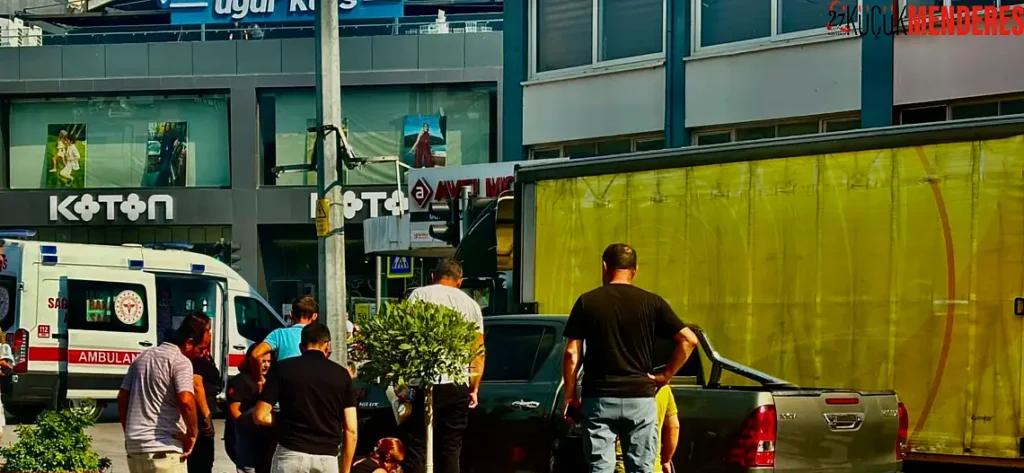 Ödemiş'te Korku Dolu Anlar: Motosiklet Pikabın Altına Girdi